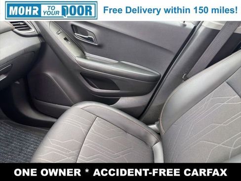 Used 2022 Chevrolet Trax LT w/ LT Convenience Package image 25