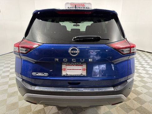 Used 2023 Nissan Rogue S image 4