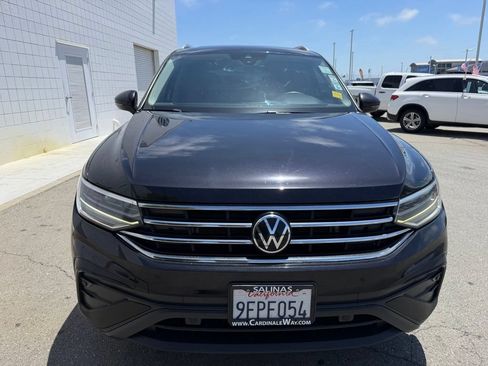 Used 2023 Volkswagen Tiguan SE w/ Panoramic Sunroof Package FWD image 9