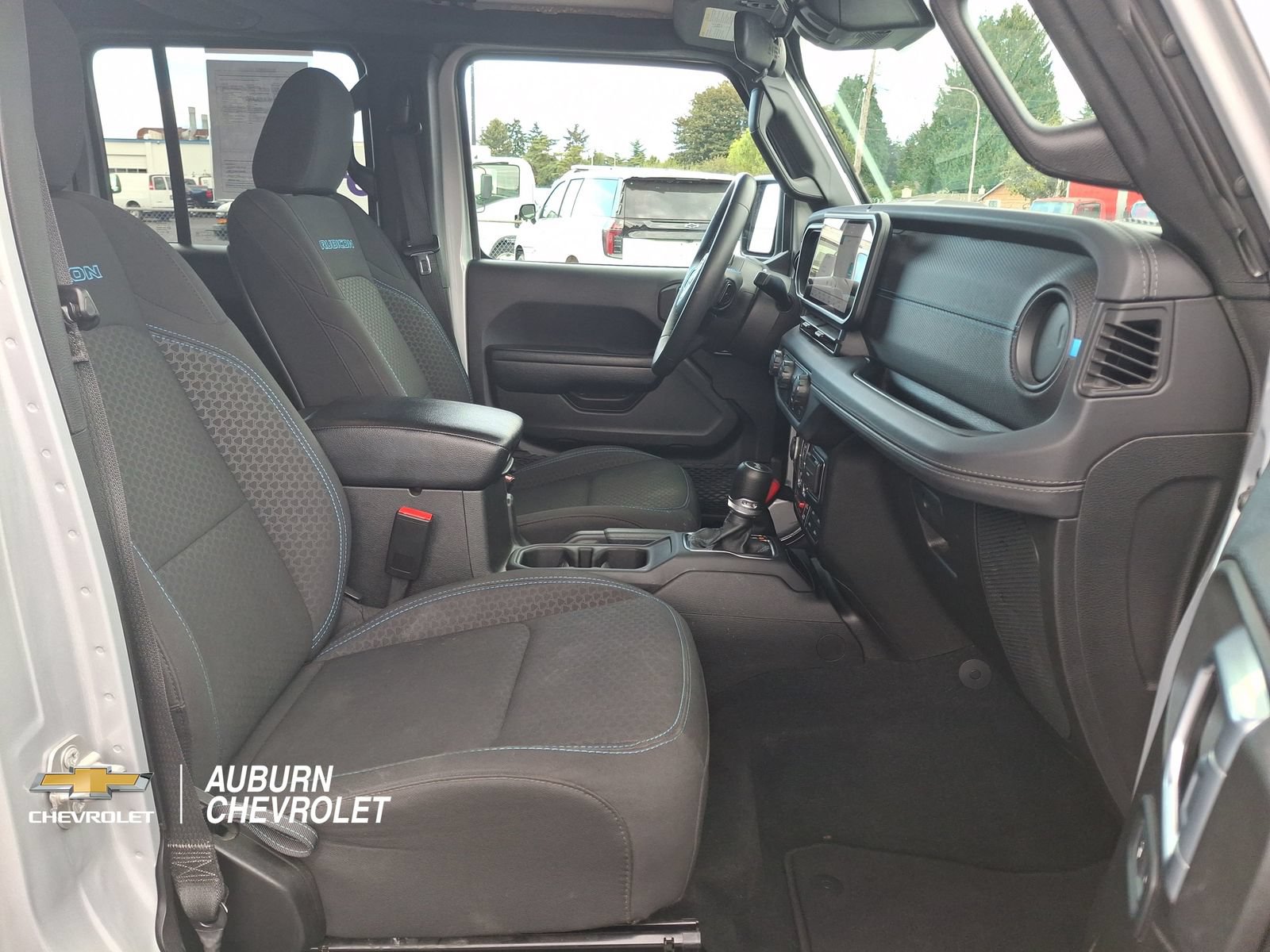 Used 2024 Jeep Wrangler Unlimited Rubicon 4xe AWD/4WD image 23