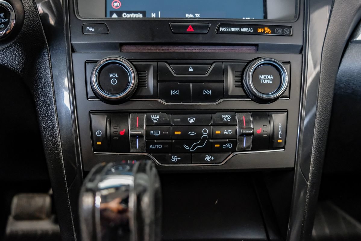 Used 2017 Ford Explorer XLT w/ Equipment Group 202A FWD image 25