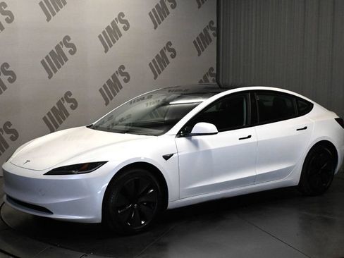 Used 2025 Tesla Model 3 Long Range RWD image 1