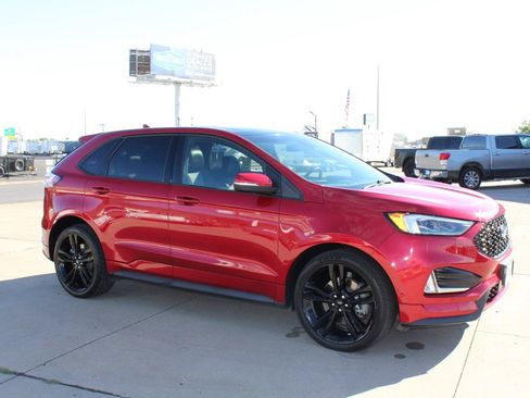 Used 2020 Ford Edge ST w/ Equipment Group 401A AWD/4WD image 11