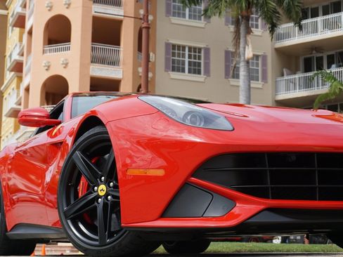Used 2016 Ferrari F12 Berlinetta image 23