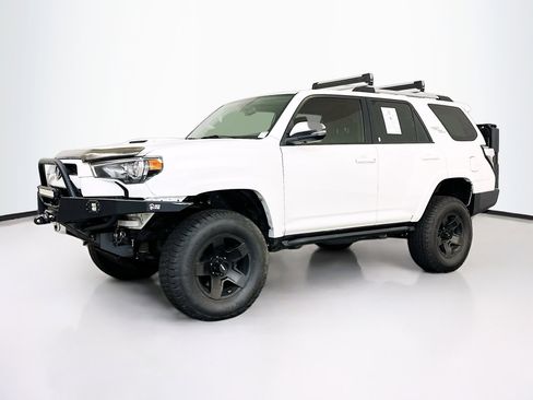 Used 2017 Toyota 4Runner TRD Off-Road Premium image 3