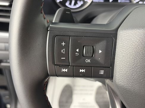 Used 2025 Nissan Rogue SV image 31