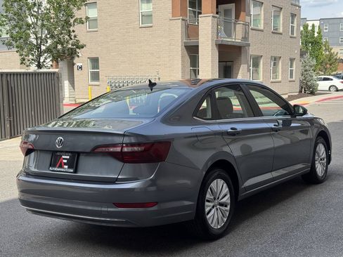 Used 2020 Volkswagen Jetta SE FWD image 5