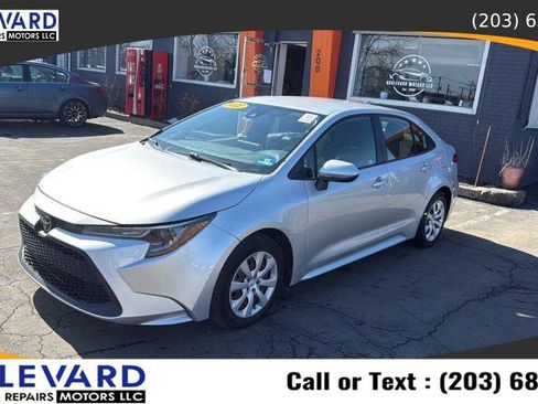 Used 2020 Toyota Corolla LE w/ Carpet Mat Package (TMS) image 2