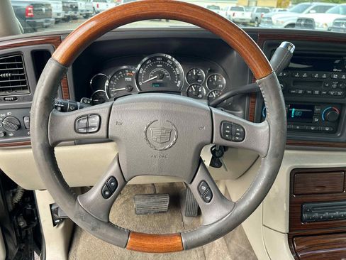 Used 2003 Cadillac Escalade AWD image 24