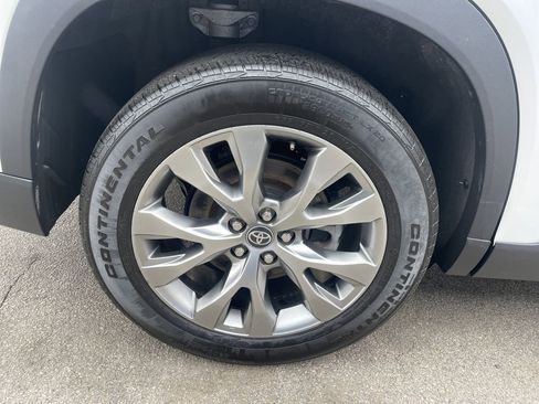 Used 2024 Toyota Grand Highlander Limited image 12