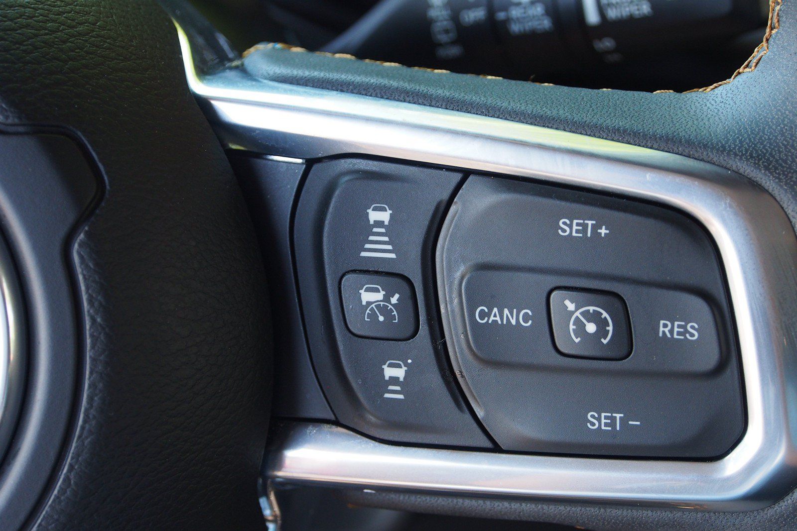 Used 2024 Jeep Wrangler Unlimited Sahara w/ Technology Group AWD/4WD image 23