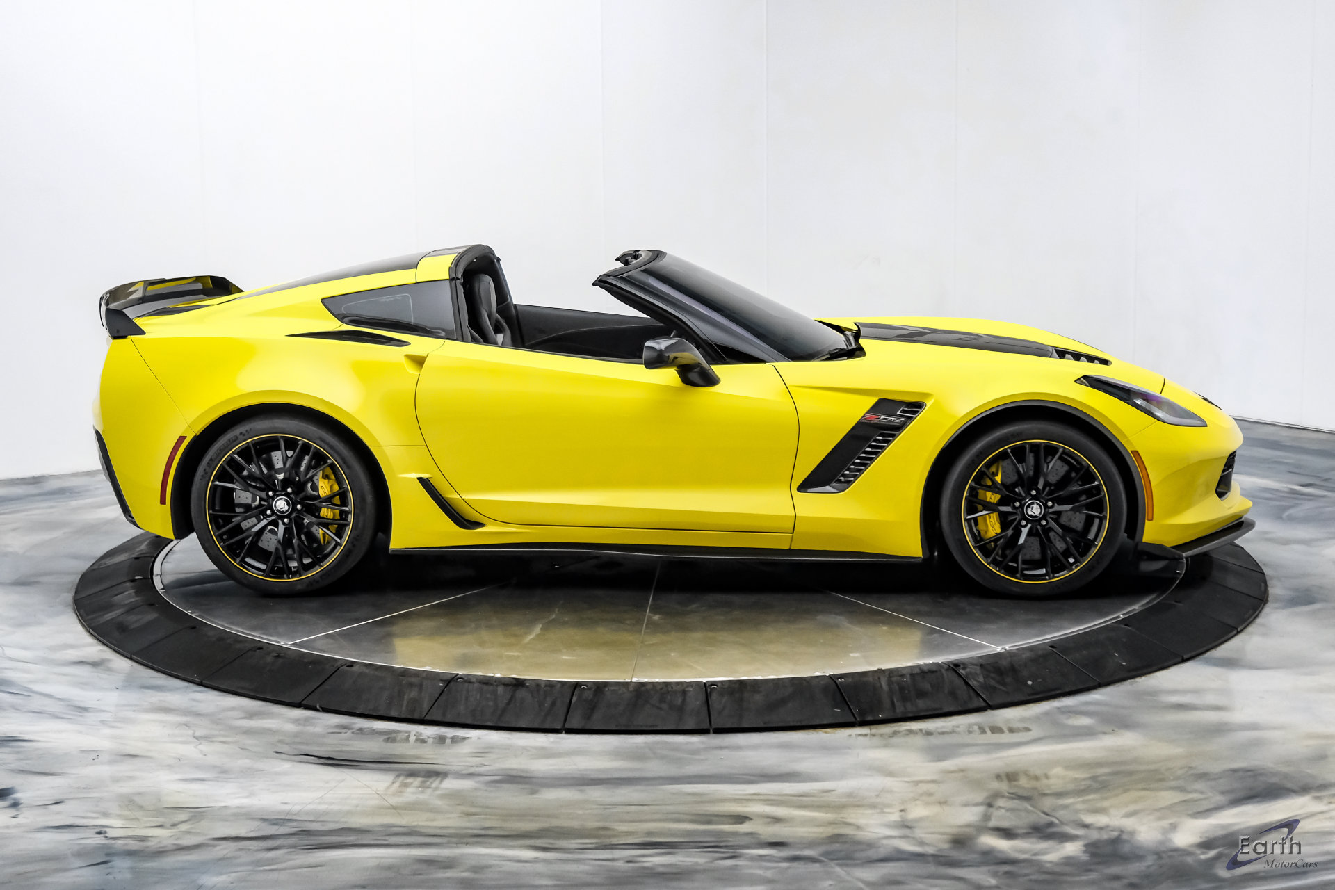 Used 2016 Chevrolet Corvette Z06 w/ C7.r Special Edition RWD image 24