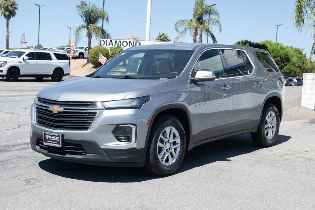 Used 2023 Chevrolet Traverse LS w/ Safety Package FWD image 9