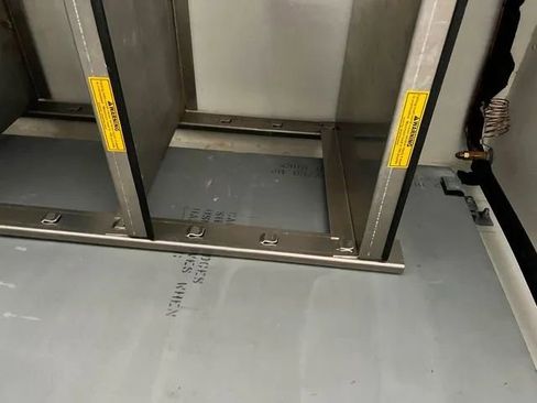 Used 2016 Chevrolet Express 4500 image 23