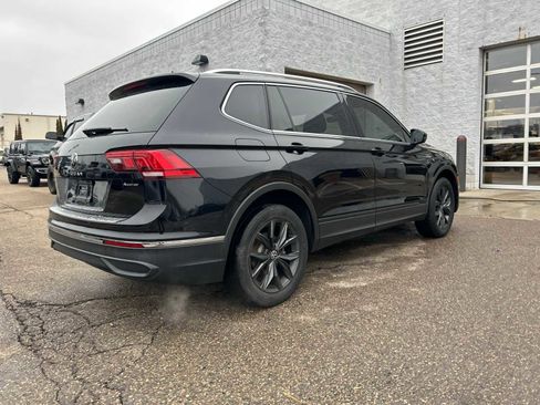 Used 2024 Volkswagen Tiguan SE w/ Panoramic Sunroof Package image 15
