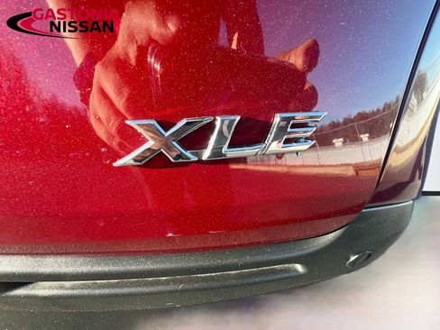 Used 2025 Toyota Sienna XLE image 44