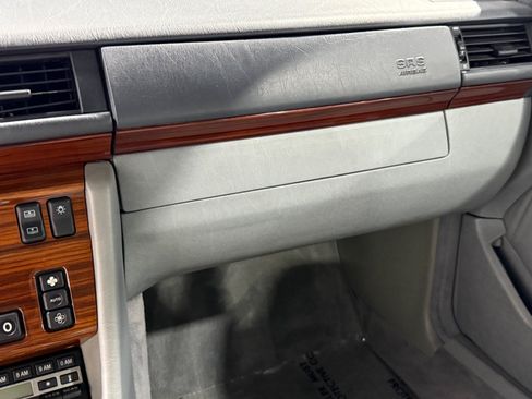 Used 1990 Mercedes-Benz 300 CE Coupe image 39