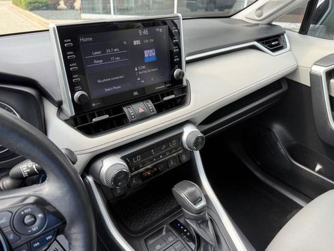 Used 2022 Toyota RAV4 XLE Premium AWD/4WD image 23