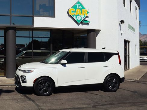 Used 2021 Kia Soul S image 7
