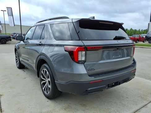 Used 2025 Ford Explorer ST-Line AWD/4WD image 3
