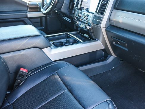 Used 2022 Ford F350 Lariat w/ Black Appearance Package image 17