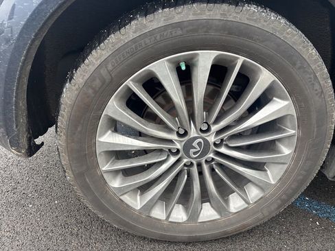 Used 2018 INFINITI QX80 4WD w/ Deluxe Technology Package image 7