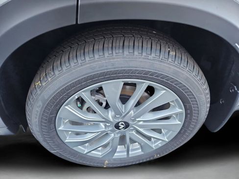 Certified 2025 INFINITI QX50 Luxe image 24