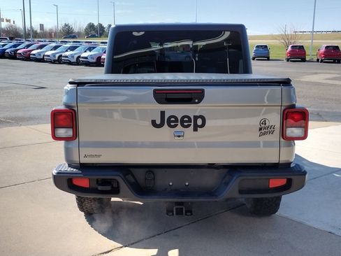 Used 2021 Jeep Gladiator Sport image 6