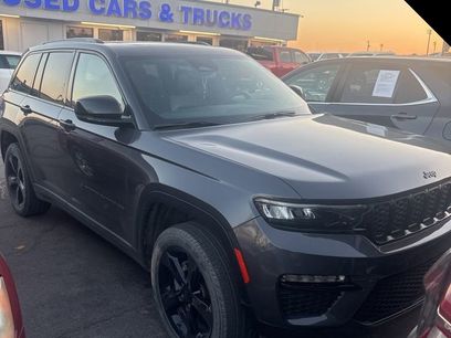 Used 2024 Jeep Grand Cherokee Limited w/ Black Appearance Package