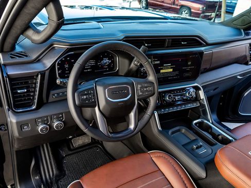 Used 2026 GMC Sierra 3500 Denali Ultimate image 17