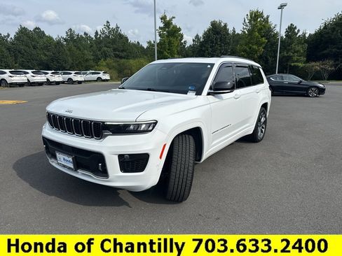 Used 2024 Jeep Grand Cherokee L Overland w/ Luxury Tech Group IV AWD/4WD image 3