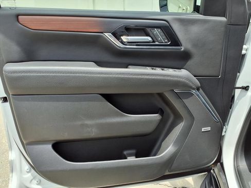 Used 2025 GMC Yukon XL Denali AWD/4WD image 21