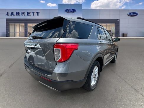 Used 2024 Ford Explorer XLT w/ Equipment Group 202A RWD image 4