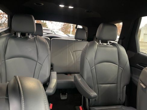Used 2022 Buick Enclave Premium image 22