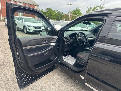 Used 2018 Ford Explorer XLT image 9