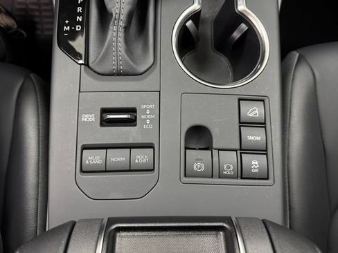 Used 2026 Toyota Highlander XLE AWD/4WD image 17
