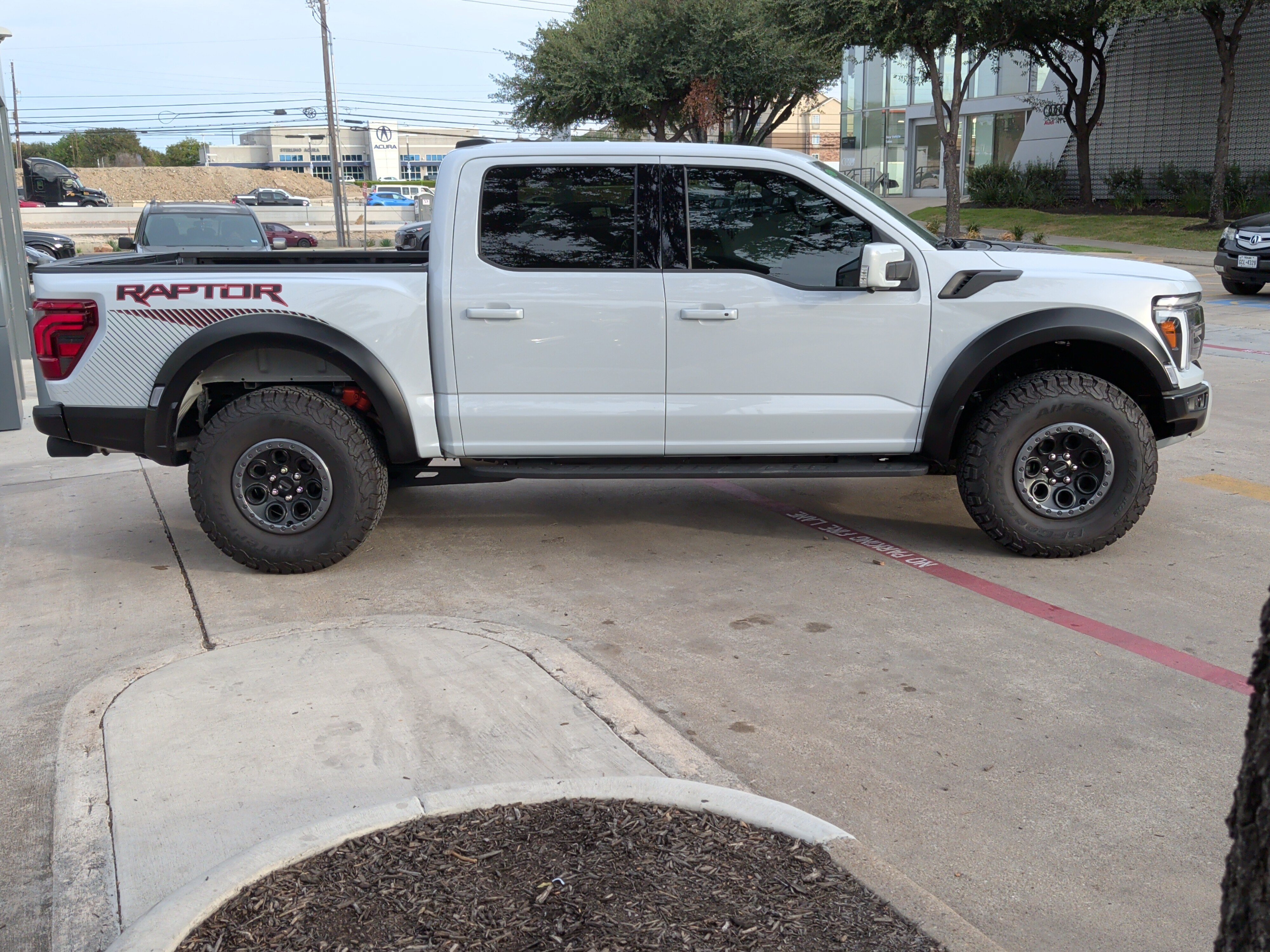 Used 2025 Ford F150 Raptor AWD/4WD image 11