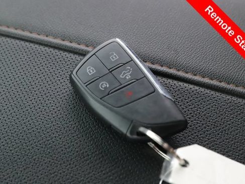 Used 2023 GMC Sierra 1500 AT4 w/ AT4 Premium Package AWD/4WD image 3