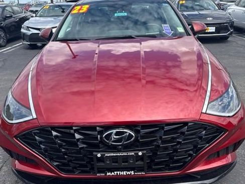 Used 2023 Hyundai Sonata Limited FWD image 3