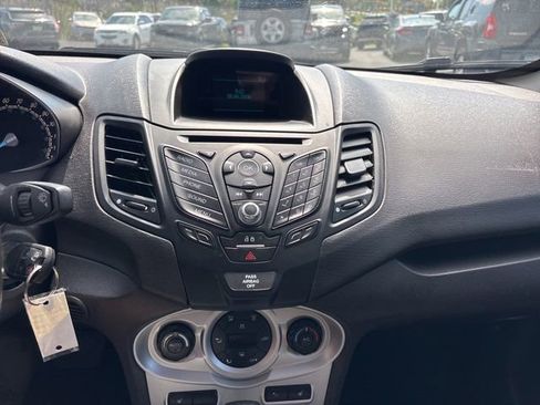 Used 2016 Ford Fiesta SE w/ Cold Weather Package FWD image 20