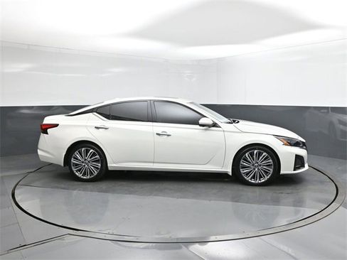 New 2025 Nissan Altima 2.5 SL image 26