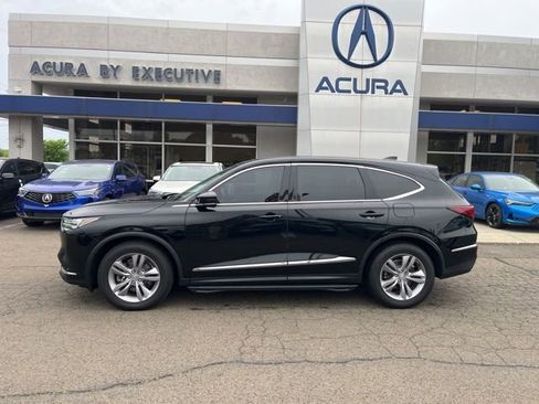 Used 2023 Acura MDX SH-AWD image 3