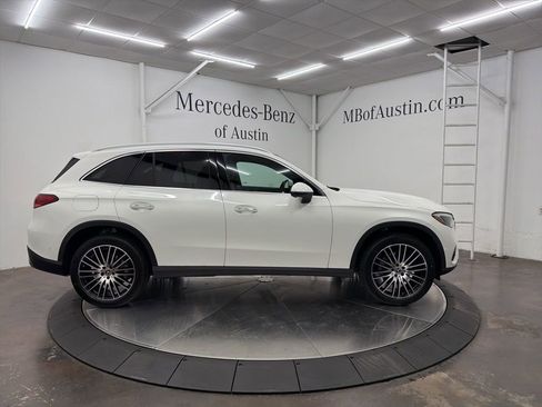 Used 2026 Mercedes-Benz GLC 300 image 8