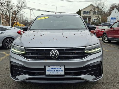 Used 2023 Volkswagen Tiguan SE R-Line image 3
