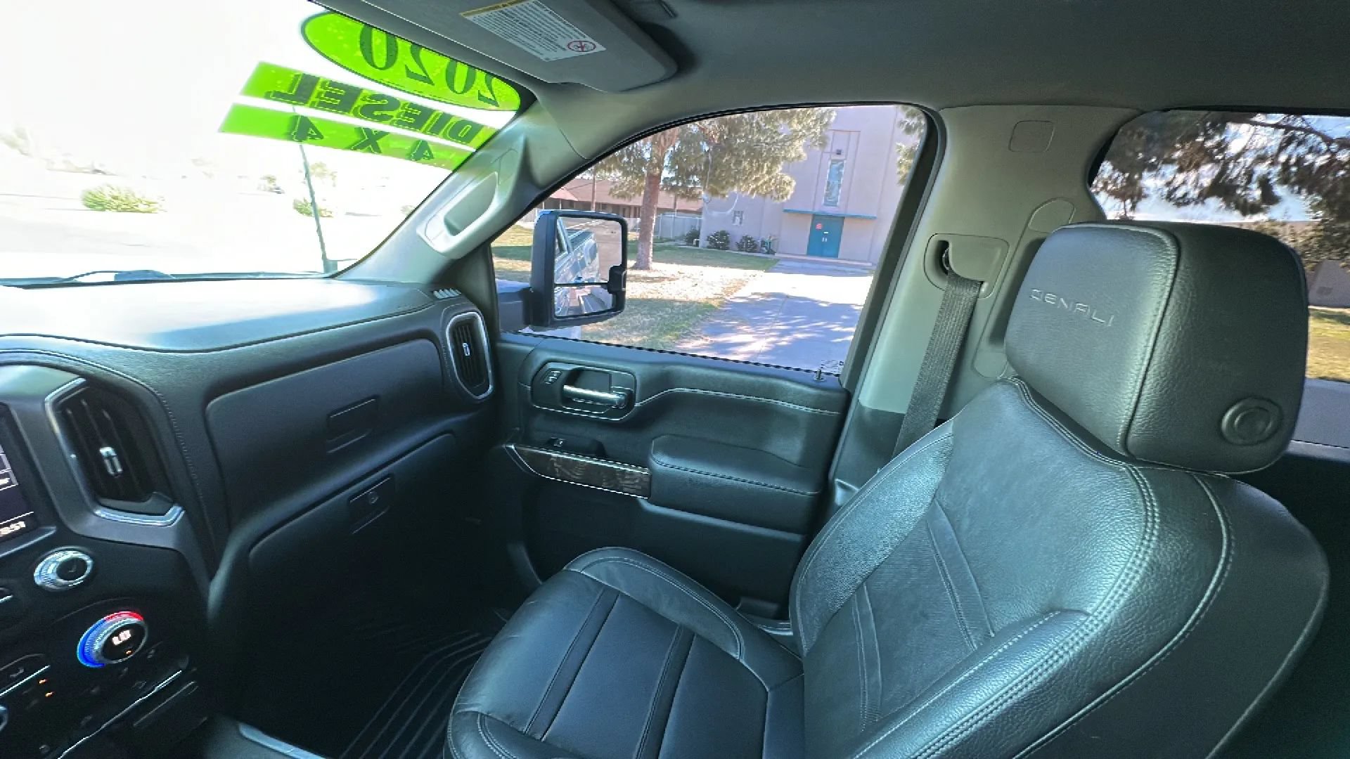 Used 2020 GMC Sierra 2500 Denali w/ Denali Ultimate Package AWD/4WD image 19