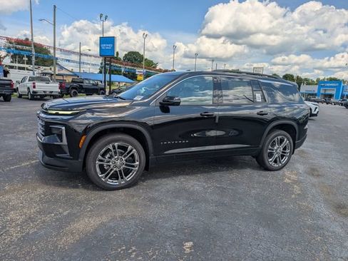New 2027 Chevrolet Traverse LT w/ Driver Confidence Package FWD image 4