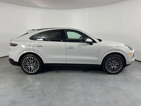 Certified 2023 Porsche Cayenne Coupe AWD/4WD image 8