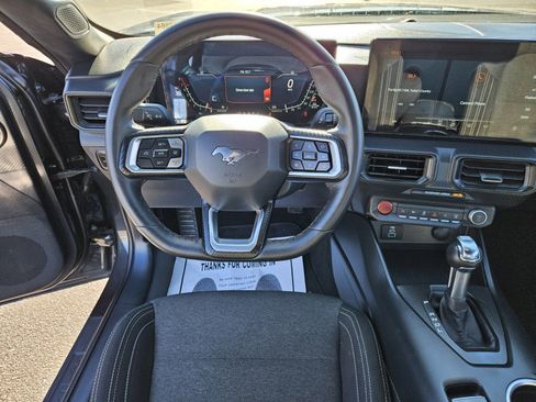 Used 2024 Ford Mustang Coupe image 11