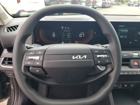 New 2026 Kia K4 LXS image 10