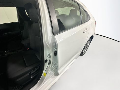 Used 2023 Toyota Corolla LE FWD image 12